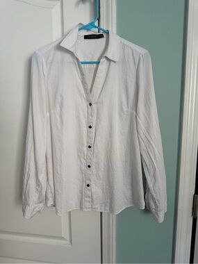The Limited White Button-Up Collared Women's Shirt
